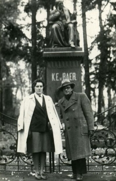 Betti Alver ja Mart Lepik Toomel 16. okt. 1949. a