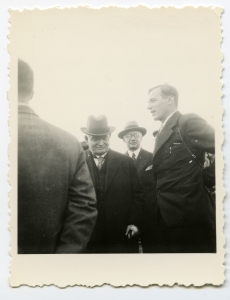 K. Pätsi (keskel) visiit Soome [1937]