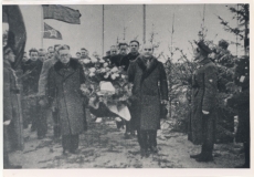 Hans Heidemanni ümbermatmine 1940. Tartus. Johannes Vares-Barbarus paremal kirstu kandmas.
