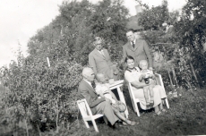 K. E. Sööt ja dr J. Fazekas mag. Bernhard Söödi perekonnas 17. VII 1939 Kuressaares