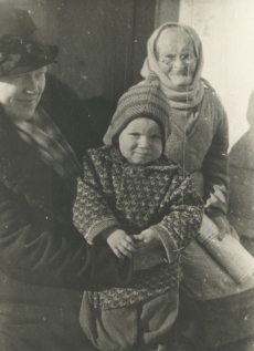 Mart Kiiratsi (Mats Mõtslase) ema 1942. või 1943. a. 