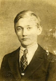 Karl Ristikivi noorena [16-20aastasena]