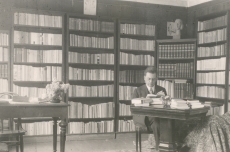 Friedebert Tuglas umbes 1935