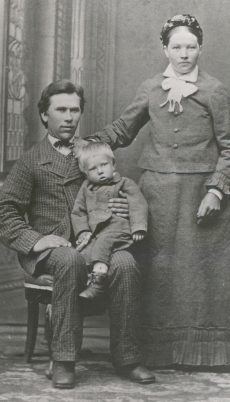 Friedebert Tuglase vanemad vend Karlaga