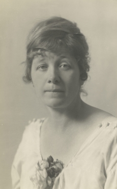 Marie Under 1918. a.