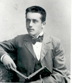 Gustav Suits gümnasistina, 1904