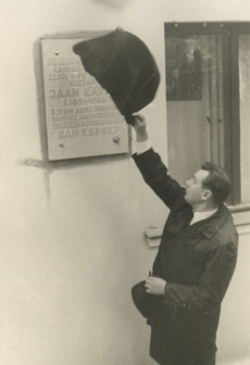 Johannes Lott avab Jaan Kärneri mälestustahvli september 1966. a