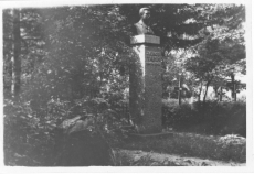 Jakob Tamme mälestusmärk Väike-Maarja kalmistul