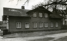 Heiti Talviku isamaja Pärnus Ringi ja Võidu tn nurgal. Foto 07.01.1988