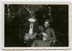 Ants Laikmaa külalisega (T. Kadari) Taeblas 1938