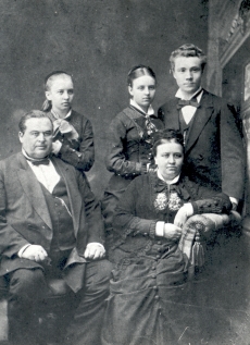 Aleksander Lau perekonnaga