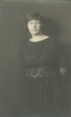Marie Under 1921/22. a. Tallinnas
