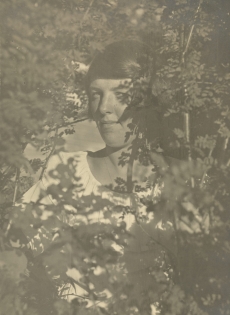 Hedda Hacker 1925. a. suvel Toilas