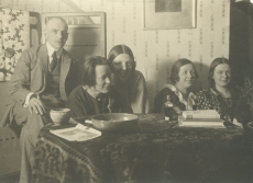 Artur Adson, [Berta Under], Hedda Hacker, Marie Under, Dagmar Hacker 1923. a. 