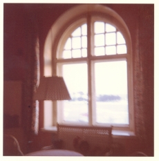 Vaade Aino Kalda suritoa aknast