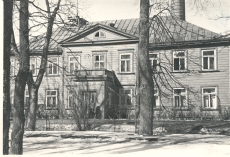 Endine Sindi (vabriku) ministeeriumikooli hoone. E. Peterson-Särgava töökoht 1891-1893 (Praegu tekstiilivabriku "1. dets." kontor)