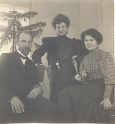 Vasakult: 1) Jaan Tõnisson, 2) Paula Brehm, 3) Juuli Suits