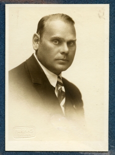Aleksander Tassa 1930. a. juunis