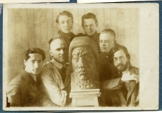 Vasakult: 1. Julius Genss, 2. Konrad Mägi, 5. Eduard Viiralt, 6. Ado Vabbe