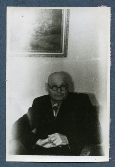 Aleksander Tassa Vilma Vahtriku juures 1. juuli 1951