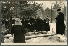 Aleksander Tassa matused Rahumäe kalmistul märts, 1955