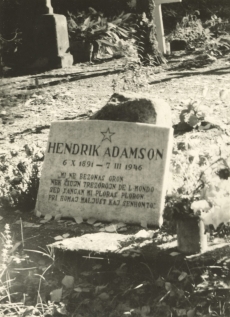 Hendrik Adamsoni haud Helmes