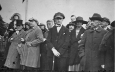 August Kitzberg (par.1.) Tallinna laulupeo külaliste seas [1923]