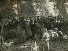 Ants Oras (II reas par. 2.) A. Goldbergi matusel [1923. või 1924. a]