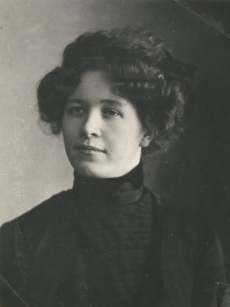 Marie Under 1908. a.