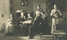 A. Adsoni "Iluduskuninganna" "Estonias"  1932. Stseen etendusest