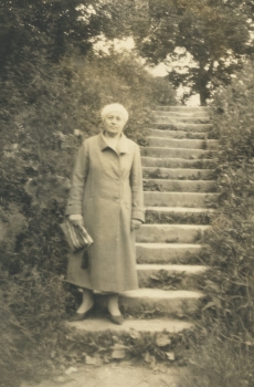 Johanna Kitzberg Saaremaal 1931
