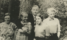 Jaan Kärner perekonnaga Elvas (J. Kärneri 35) u. 1936 - 1937. a