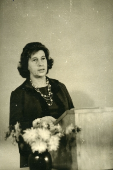 Kersti Merilaas esinemas luuleõhtul Kirjandusmuuseumis 17.10.1963. a