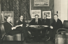 Kunstiklubi juhatus 1937. a. Vasakult: Sitska, Jaan Kitzberg, Peet Vallak, Kaarli Aluoja, Juhan Püttsepp