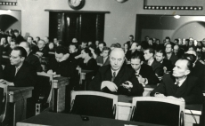 Vaade ENSV Kirjanike Liidu IV kongressi istungile 1958. a. Esireas paremalt Paul Rummo, Valmar Adams