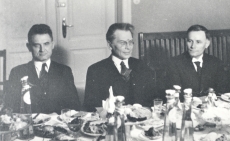 Eesti Kirjanduse Seltsi jõuluõhtu 1936. Jaan Roos, Friedebert Tuglas, Eduard Schönberg
