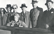 S. Oinas-Kurvits, F. Tuglas, E. Tuglas, E. Eesorg, P. Kurvits, r Kleis, Treumann. Soome-sõit, juuli 1938