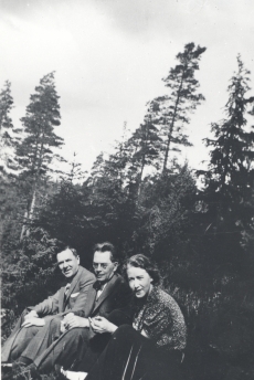 R. Kleis, F. Tuglas, E. Tuglas, Kirkkoharju, Soome, juuli 1938