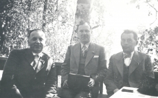 V. Treumann, r Kleis, F. Tuglas Vehkaniemen harju, Soome, juuli 1938