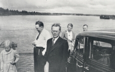 E. Eesorg, ?, F. Tuglas, E. Tuglas, P. Kurvits Narva jõel, 1937