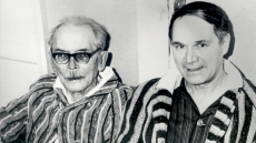 F. Tuglas ja E. Okas haiglas, 1971