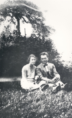 Elo ja Friedebert Tuglas Haapsalus, 1932