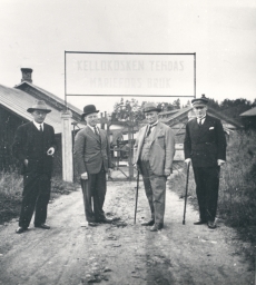 Friedebert Tuglas (vasakult esimene) Norras