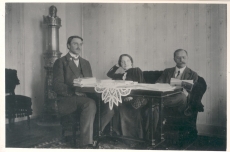 Eduard Vilde, L. Jürmann ja A. Arak (agronoom) 1914.a Kopenhaagenis
