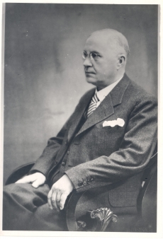 Eduard Vilde, 1933