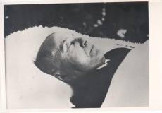 Eduard Vilde, kirstus, 1933.a.
