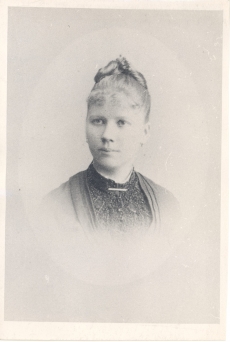 Eduard Vilde, täditütar Vilhelmine Kuusik, 