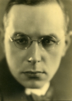 Valmar Adams (pühendus 1931. a)