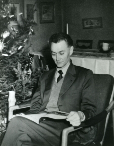Karl Ristikivi [Lembit Muda perekonnas aastavahetusel 1950. aastatel]