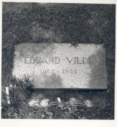 Eduard Vilde, E. Vilde haud Tallinnas Metsakalmistul